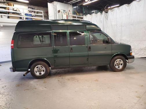 2003 Chevrolet Express 1500 LS Wagon