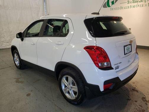 Summit White 2020 Chevrolet Trax LS