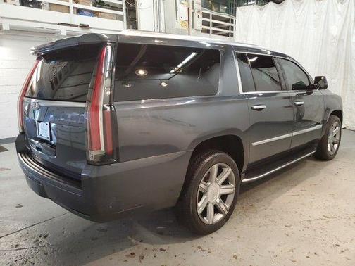 2019 Cadillac Escalade ESV Luxury