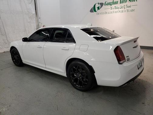 2022 Chrysler 300 Touring L