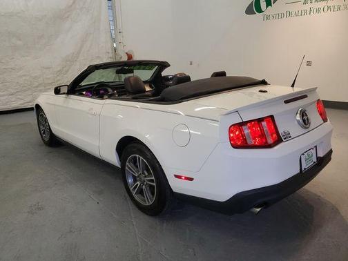 Performance White 2012 Ford Mustang V6 Premium