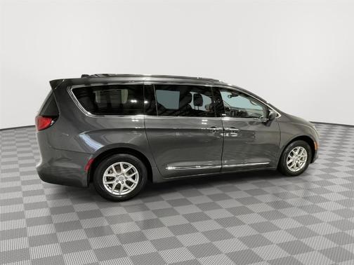 2020 Chrysler Pacifica Touring-L