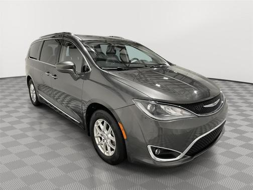 2020 Chrysler Pacifica Touring-L