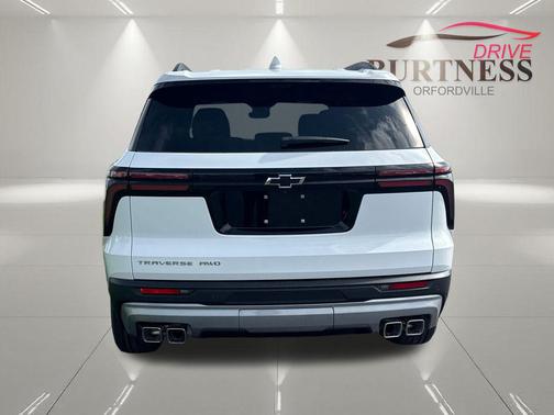 Summit White 2026 Chevrolet Traverse LT