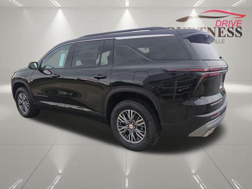 Mosaic Black Metallic 2026 Chevrolet Traverse LT