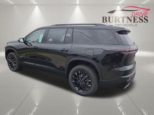 Mosaic Black Metallic 2026 Chevrolet Traverse LT