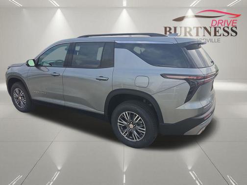 Sterling Gray Metallic 2026 Chevrolet Traverse LT