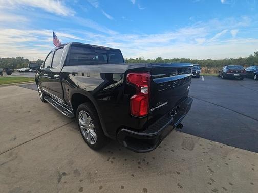 2023 Chevrolet Silverado 1500 High Country