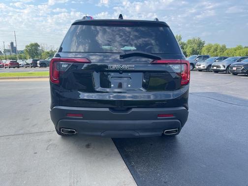 2023 GMC Acadia AWD SLT