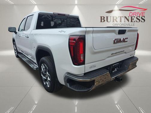White Frost Tricoat 2023 GMC Sierra 1500 SLT