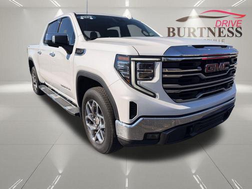 White Frost Tricoat 2023 GMC Sierra 1500 SLT