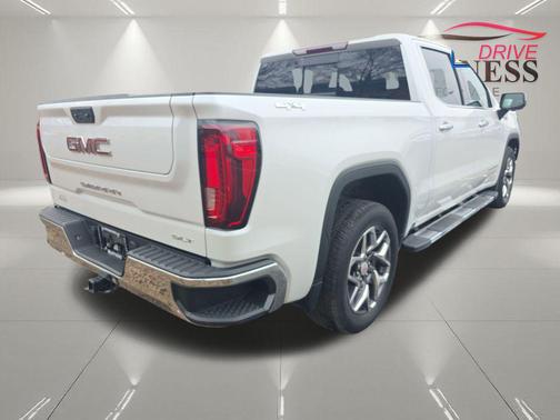 White Frost Tricoat 2023 GMC Sierra 1500 SLT