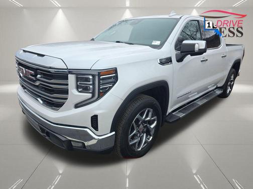White Frost Tricoat 2023 GMC Sierra 1500 SLT