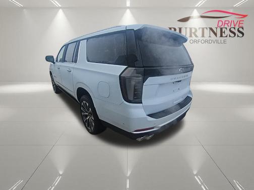 Polar White Tricoat 2026 Chevrolet Suburban High Country, 4WD