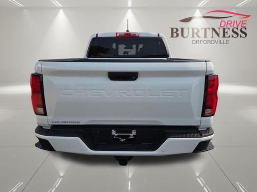 Summit White 2026 Chevrolet Colorado LT