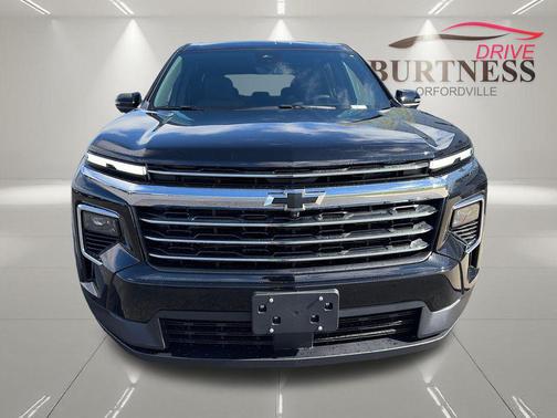 Mosaic Black Metallic 2026 Chevrolet Traverse LT