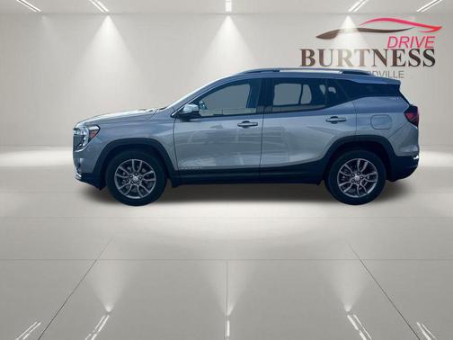 Sterling Metallic 2024 GMC Terrain SLT
