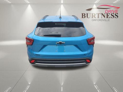 Marina Blue Metallic 2026 Chevrolet Trax LT