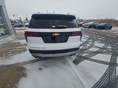 2025 Chevrolet Traverse LT