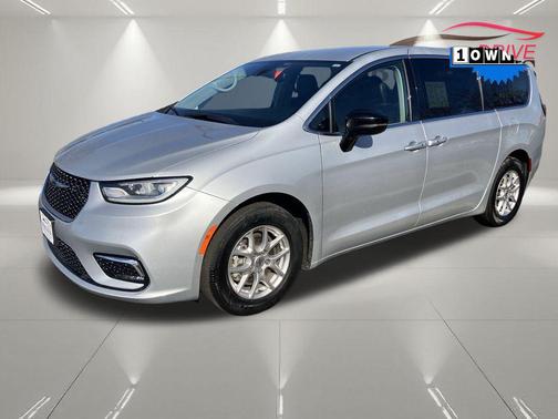 Silver Mist Clearcoat 2024 Chrysler Pacifica Touring L