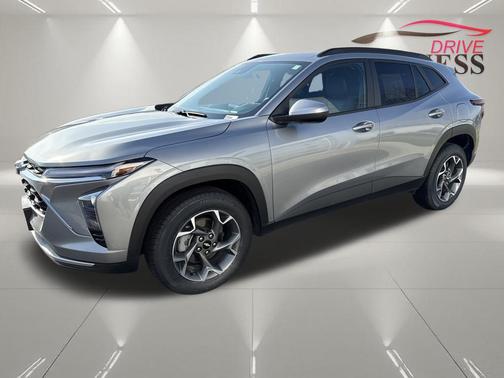 Sterling Gray Metallic 2024 Chevrolet Trax LT