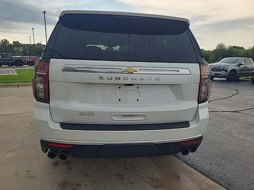 2022 Chevrolet Suburban 4WD High Country