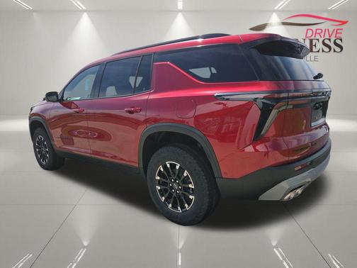 Radiant Red Tintcoat 2026 Chevrolet Traverse AWD Z71