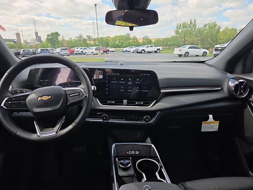 Mosaic Black Metallic 2026 Chevrolet Equinox 1LT
