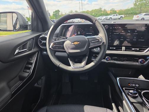 Mosaic Black Metallic 2026 Chevrolet Equinox 1LT