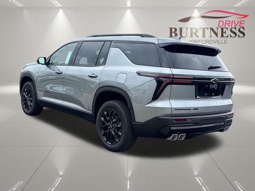 Sterling Gray Metallic 2026 Chevrolet Traverse LT