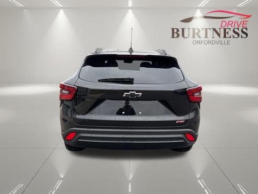 Mosaic Black Metallic 2026 Chevrolet Trax FWD 2RS