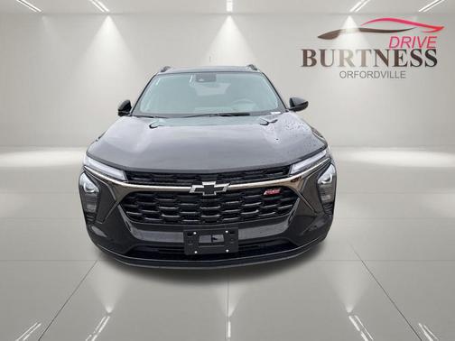 Mosaic Black Metallic 2026 Chevrolet Trax FWD 2RS