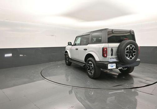 Avalanche 2026 Ford Bronco Outer Banks