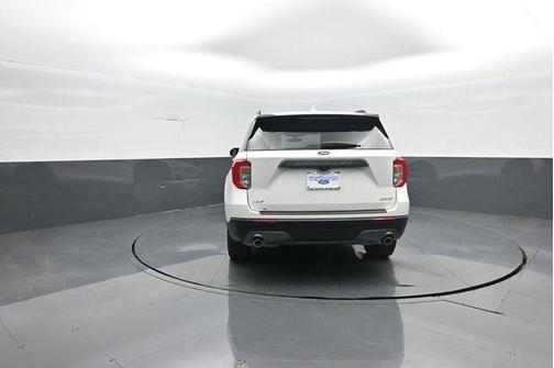 White Metallic 2024 Ford Explorer XLT