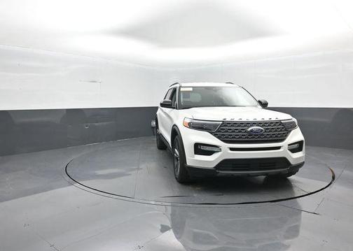White Metallic 2024 Ford Explorer XLT