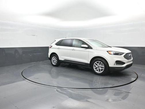 White Metallic 2024 Ford Edge SEL