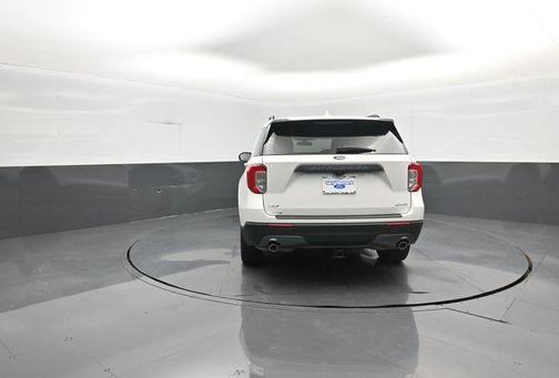 White Metallic 2022 Ford Explorer XLT