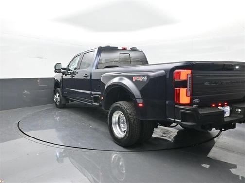 2025 Ford F-350 Platinum