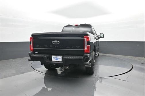 2025 Ford F-350 Lariat Super Duty
