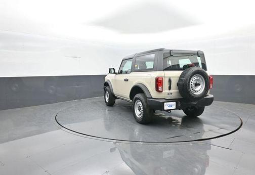 Desert Sand 2026 Ford Bronco Base