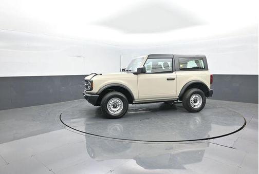 Desert Sand 2026 Ford Bronco Base