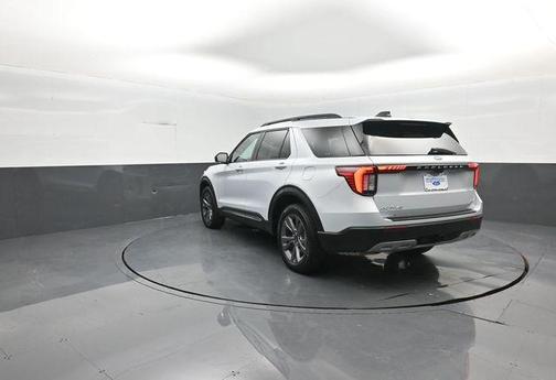 White Metallic 2025 Ford Explorer Active