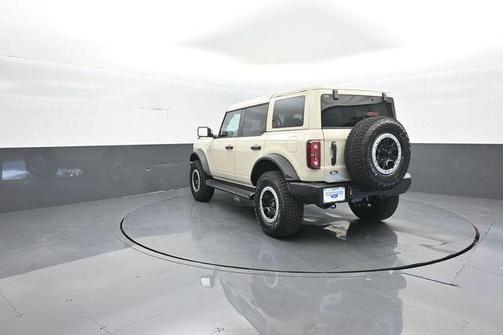 Desert Sand 2026 Ford Bronco Outer Banks