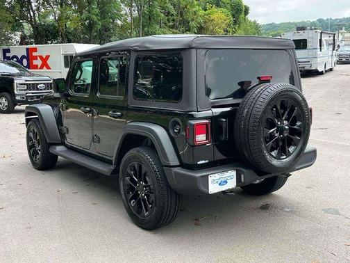 Black Clearcoat 2022 Jeep Wrangler Unlimited Sport