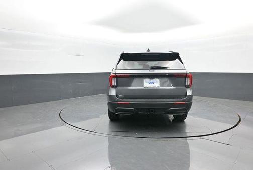 Gray Metallic 2026 Ford Explorer ST-Line