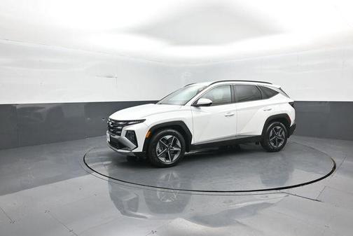 White Pearl 2025 Hyundai TUCSON SEL
