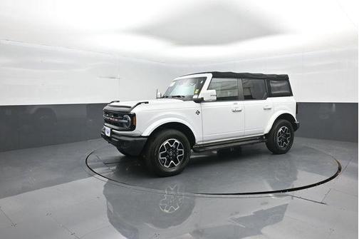 Oxford White 2022 Ford Bronco Outer Banks