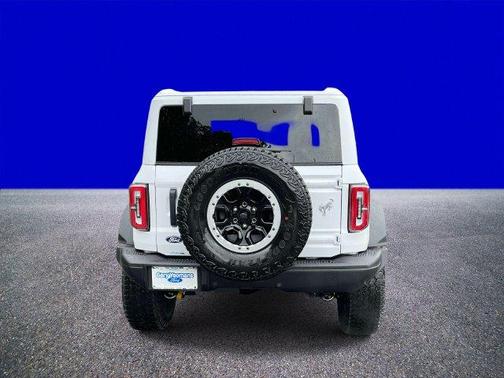 Oxford White 2026 Ford Bronco Badlands