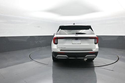 White Metallic 2026 Ford Explorer Platinum