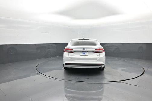 Oxford White 2018 Ford Fusion SE